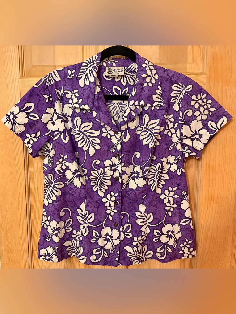 Aloha Republic Purple Hawaiian Floral Button-Up Shirt vintage made in Hawaii